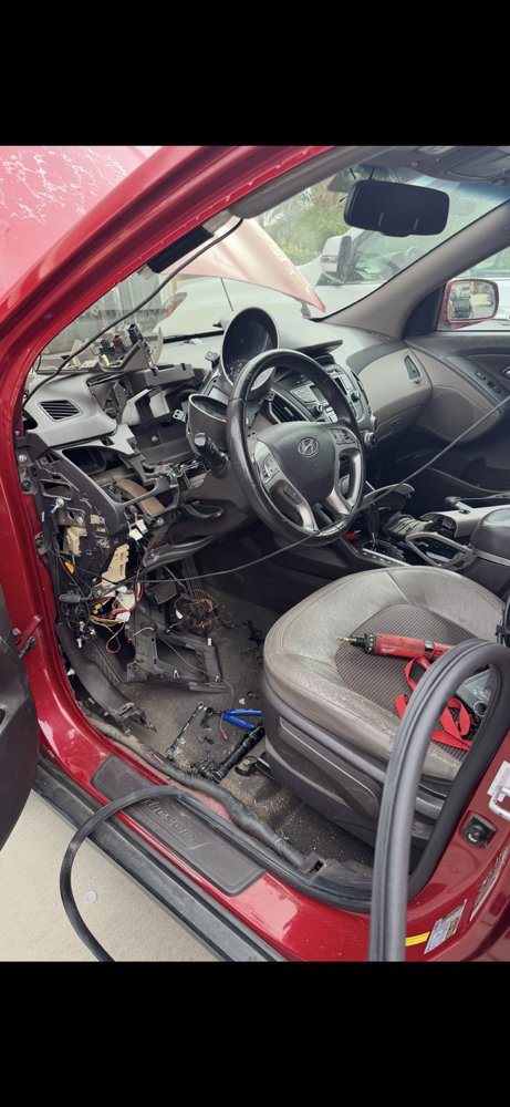 2012 Hyundai Tucson -- removed faulty alarm. No start and siren issue fixed.