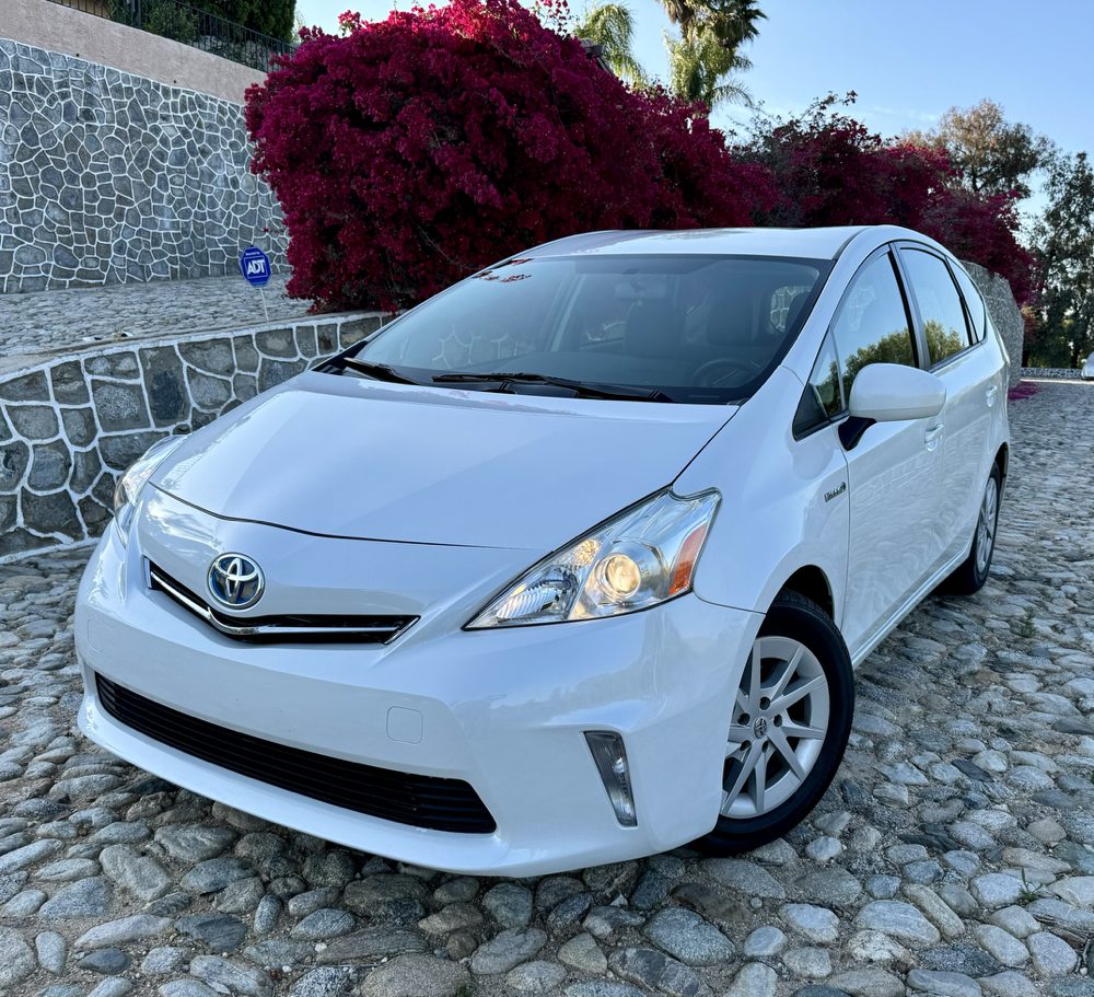 Exterior polish & ceramic coating -- like new again  Mobile service. DM to book.